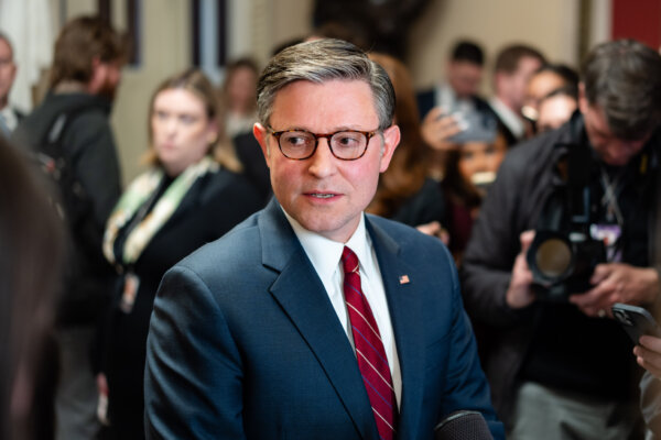 House Rejects Iran War Powers Resolution; IDF Destroys 6 Iranian Ballistic Missile Launchers  | NTD Good Morning (March 6)