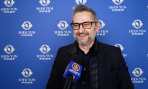 Shen Yun Praised in Paris for Bringing Hope Amid Chaos
