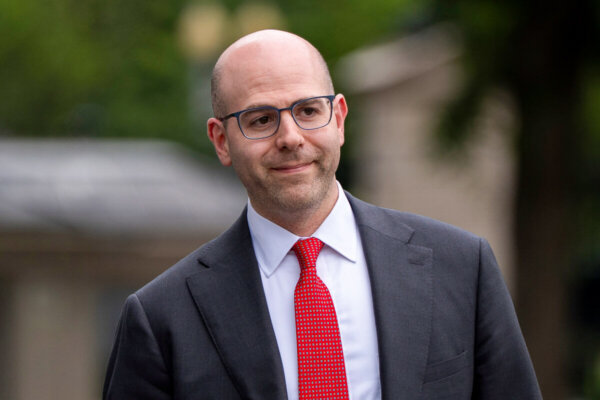 Fed Governor Stephen Miran Resigns From White House Post