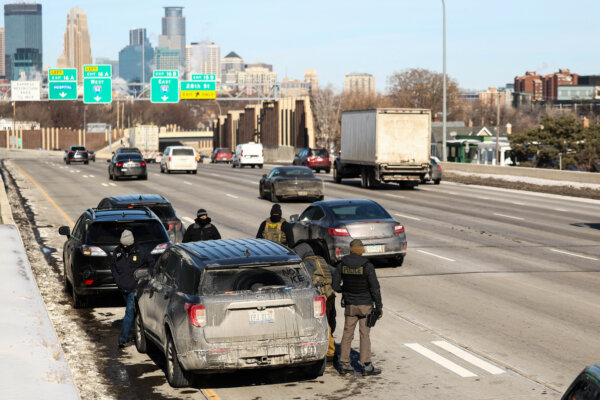 Trump Overturned DHS Pause of ICE Traffic Stops, White House Official Says
