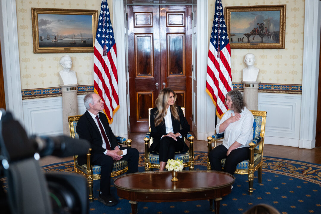 First Lady Hosts Freed American-Israeli Hostage at the White House