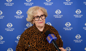 Shen Yun Full of Love and Kindness, Say Theatergoers in Paris