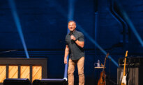 Uplifting Humor Is the Sweet Spot for Family-Friendly Comedian Tim Hawkins