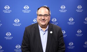 Californian Mayor Hails Shen Yun for Spreading Peace, Unity, Community