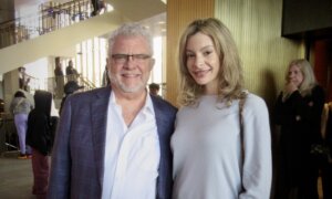 Shen Yun Is ‘Outstanding,’ Says Dentist