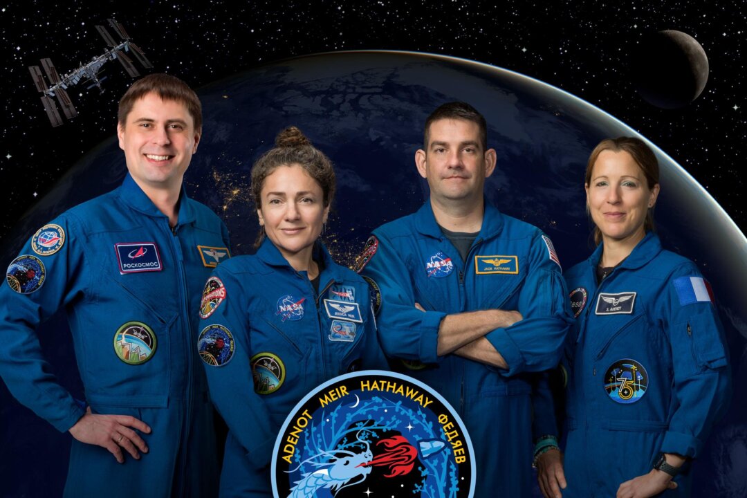 NASA’s SpaceX Crew-12 to Launch Early for Space Station Thanks to Moon Mission Delay