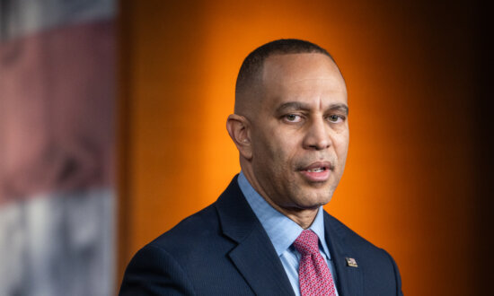 LIVE NOW: House Minority Leader Jeffries Holds Press Conference (March 24)