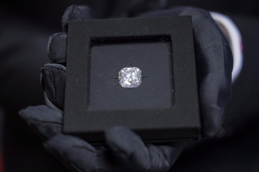 Pause at NWT Diamond Mine Amid Weak Market ‘Serious News,’ Industry Minister Says