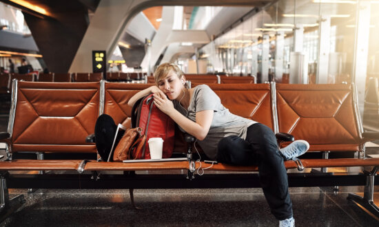 Jet Lag: Dealing With the Messy, Chaotic Biology of Crossing Time Zones