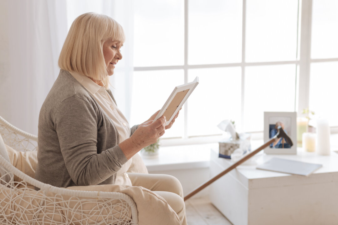 Questions About Spousal Benefits Never Stop | The Epoch Times