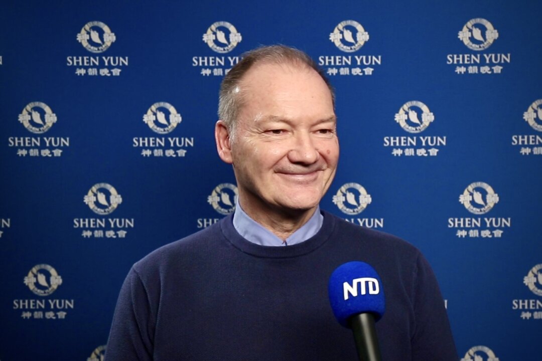 Graeme McNaughton enjoyed Shen Yun's evening performance at the Edinburgh Playhouse on Feb. 10, 2026. (NTD)