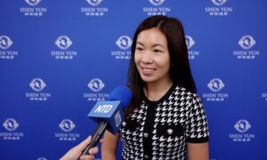Mayor of Monterey Park, California Enjoys the Magic of Shen Yun