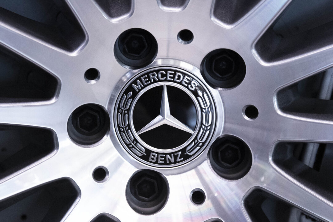 Mercedes-Benz Recalls Nearly 12,000 Vehicles, Says Battery Packs Could Ignite