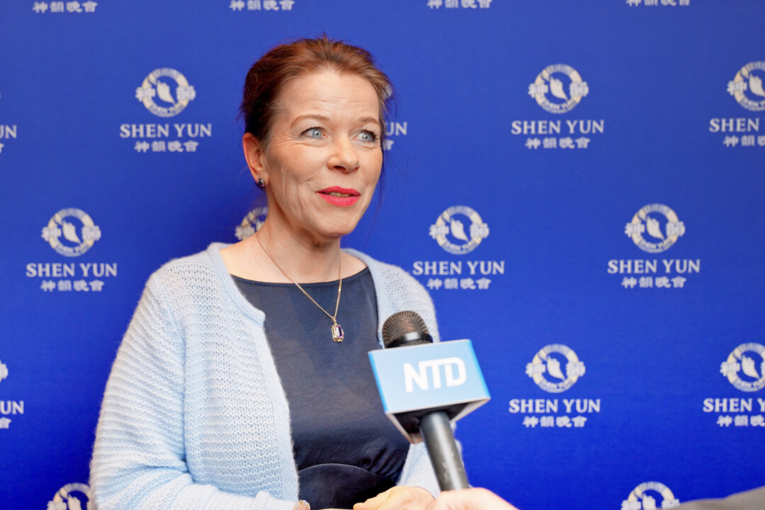 Cornelia Kaminski, the Federal Chairwoman of Germany's largest pro-life organization, attended the fourth Shen Yun performance  at the Deutsche Oper Berlin on Feb. 10, 2026. (NTD)