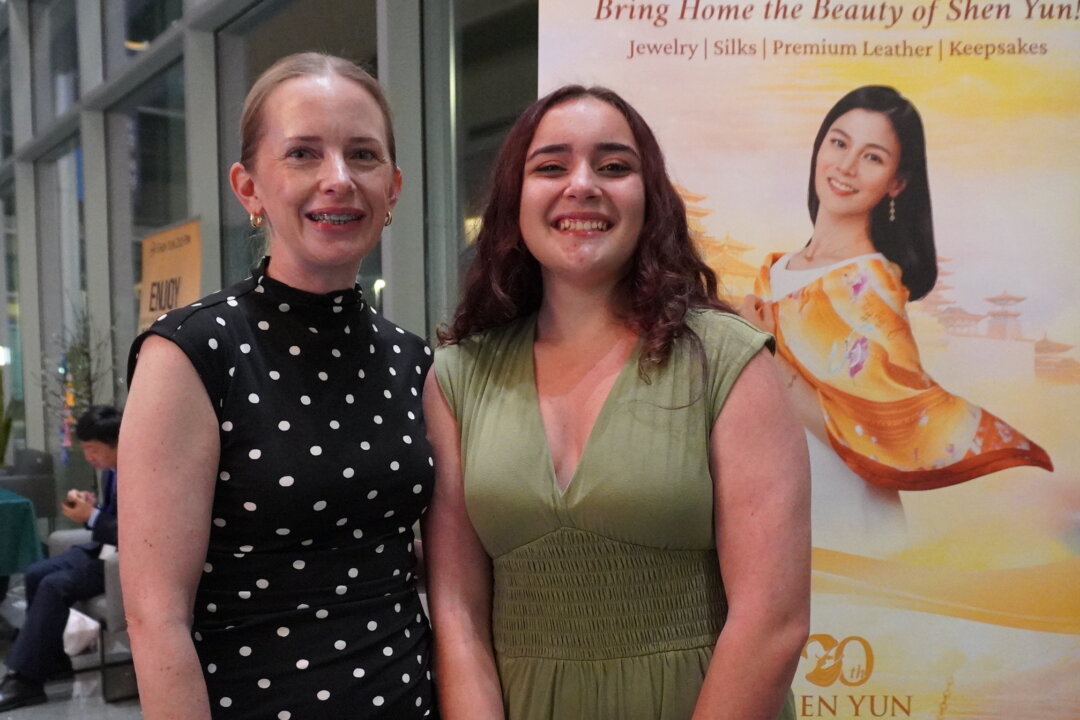 Katy and Sofia Soto enjoyed Shen Yun's evening performance at the CFISD Visual and Performing Arts Center on Feb. 13, 2026. (Sherry Dong/The Epoch Times)