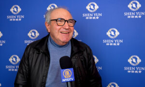 Audience in Eckbolsheim Amazed at ‘Precision and Perfection’ of Shen Yun Dancers