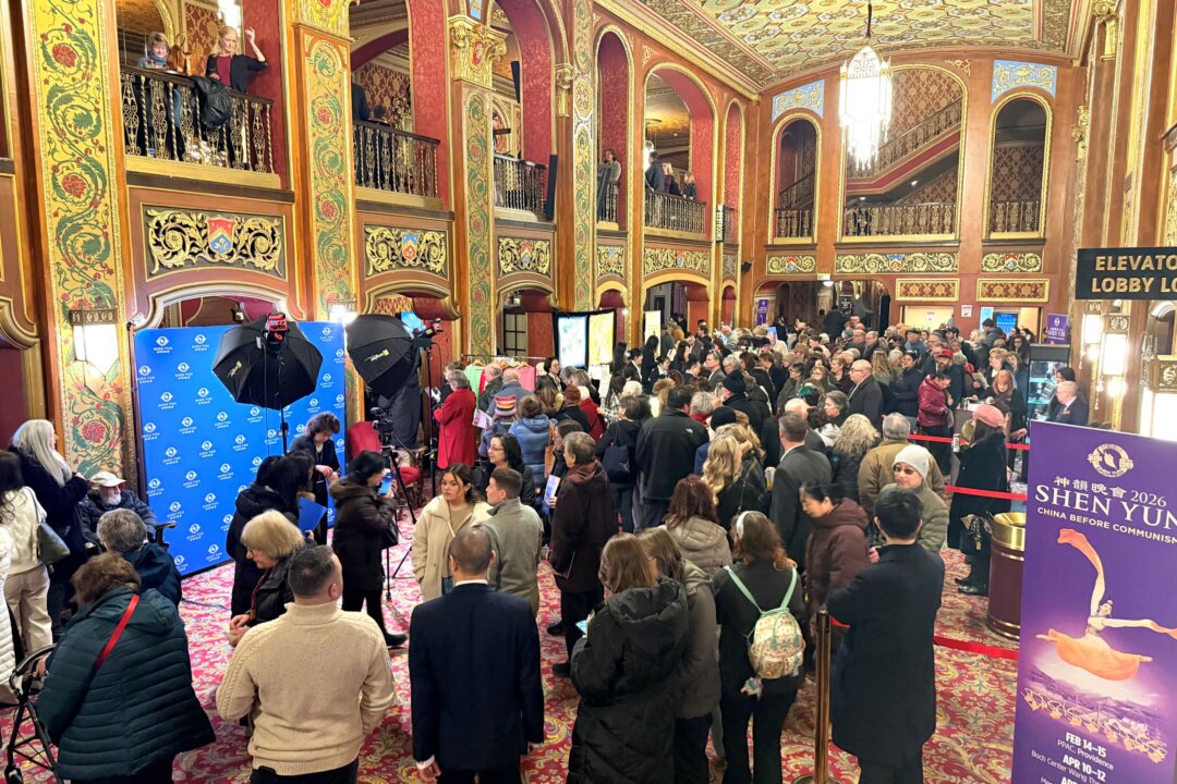 The audience gathers in the Providence Performing Arts Center lobby for Shen Yun Performing Arts in Providence, R.I., on Feb. 15, 2026. (Weiyong Zhu/The Epoch Times)