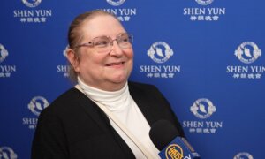 Shen Yun Is ‘Absolutely Spectacular,’ Says Graphic Artist