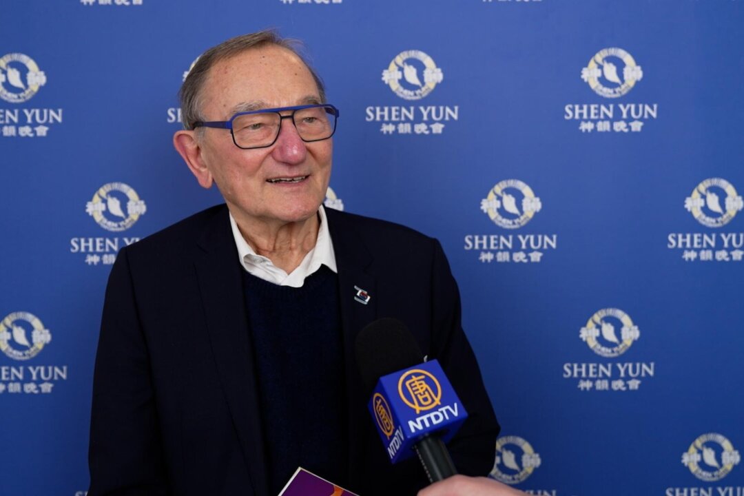 Jean-Jacques Hong-Fuan, Honorary Consul of South Korea, came to experience Shen Yun in Nantes on Feb. 17, 2026. (NTD)