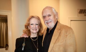 Shen Yun’s ‘Dancing Is Phenomenal,’ Says Retired Publisher
