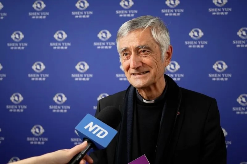 Jean-Marie Lovey, bishop of the Catholic Church, enjoyed the Shen Yun performance he saw at the Théâtre de Beaulieu in Lausanne on the afternoon of Feb. 21, 2026. (NTD)