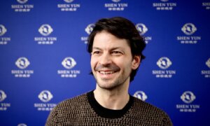 World Champion Stéphane Lambiel Impressed by Shen Yun’s Precision and Emotion