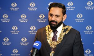 Mayor of High Wycombe: I Hope Shen Yun ‘Comes Back Again and Again’