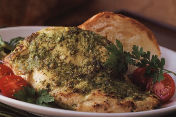 A Classic Pesto Vinaigrette Brightens Up This Chicken Dinner