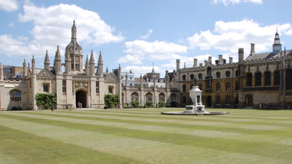 For Your Trip: Oxford or Cambridge?