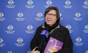 Shen Yun Is a Must See, Says Retired Deputy Director