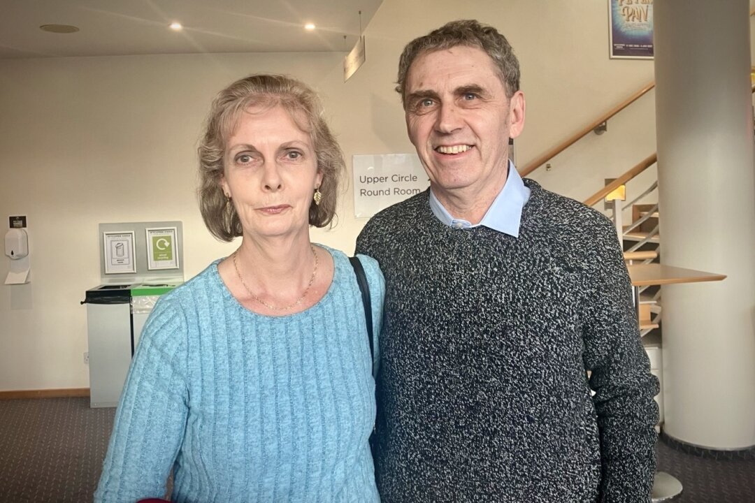 Richard Kozlowski and Susan Kozlowski enjoy Shen Yun Performing Arts at the Wycombe Swan Theatre in High Wycombe, UK, on Feb. 25, 2026. (Say Huang/The Epoch Times)