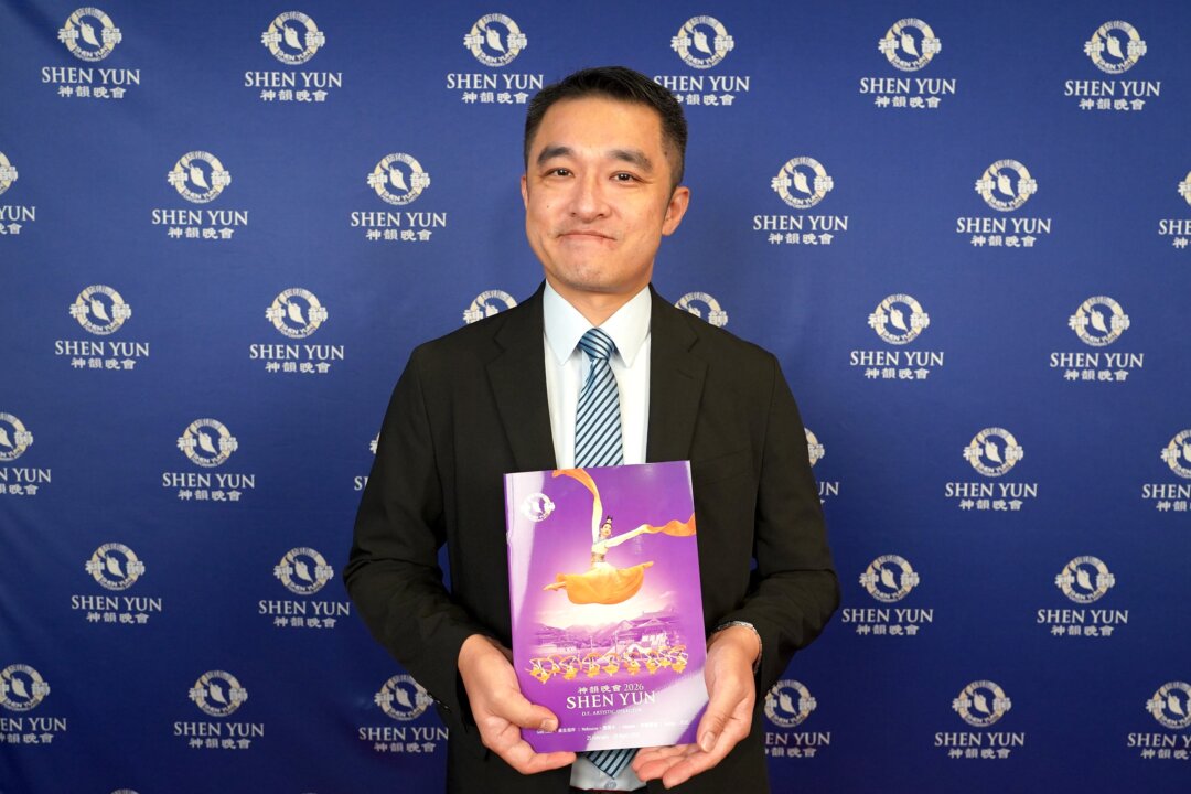 Director of the Queensland Taiwan Centre Hsu Chun-Yung attends Shen Yun Performing Arts at the HOTA Home of the Arts in the Gold Coast, Australia, on Feb. 25, 2026. (NTD)