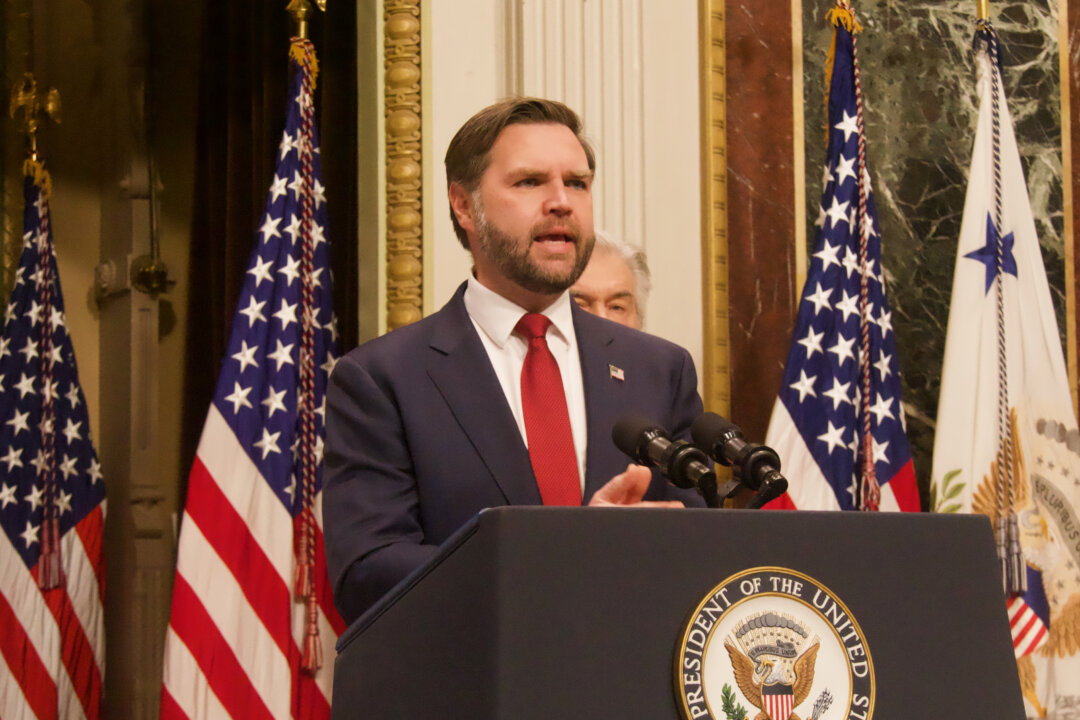 Vance Tells Wisconsin Voters ‘American Dream’ Is on the Ballot