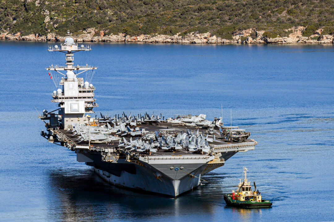 Secretary of War Hegseth Welcomes Sailors Returning From Deployment