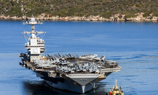 Secretary of War Hegseth Welcomes Sailors Returning From Deployment