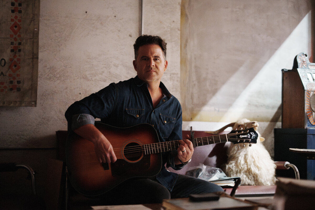 Singer-songwriter David Nail is returning back to the "raw" and "real" for his 2026 tour. (Michael Fogarty)