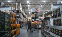 US Firms Still Reluctant to Pass Tariff-Related Costs to Customers, Fed Says