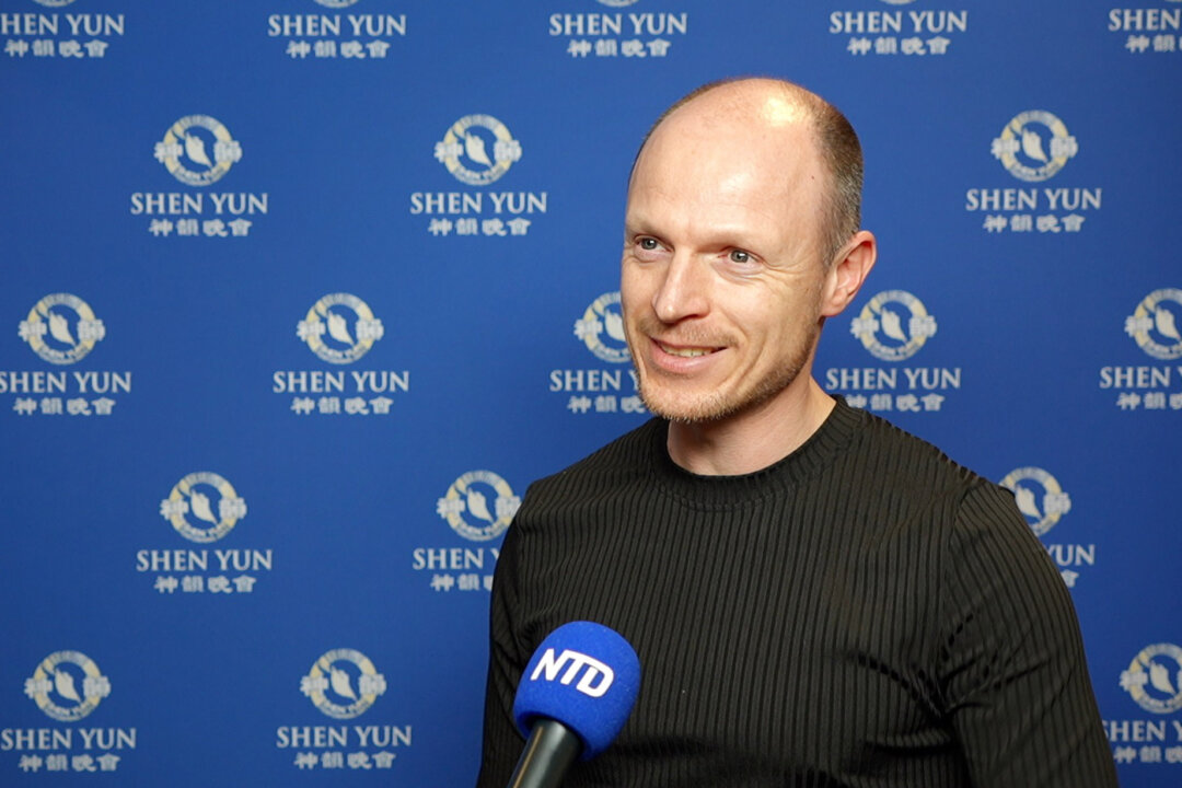Matt Osborne attends Shen Yun Performing Arts at the High Wycombe Swan Theatre in the UK on Feb. 27, 2026. (NTD)