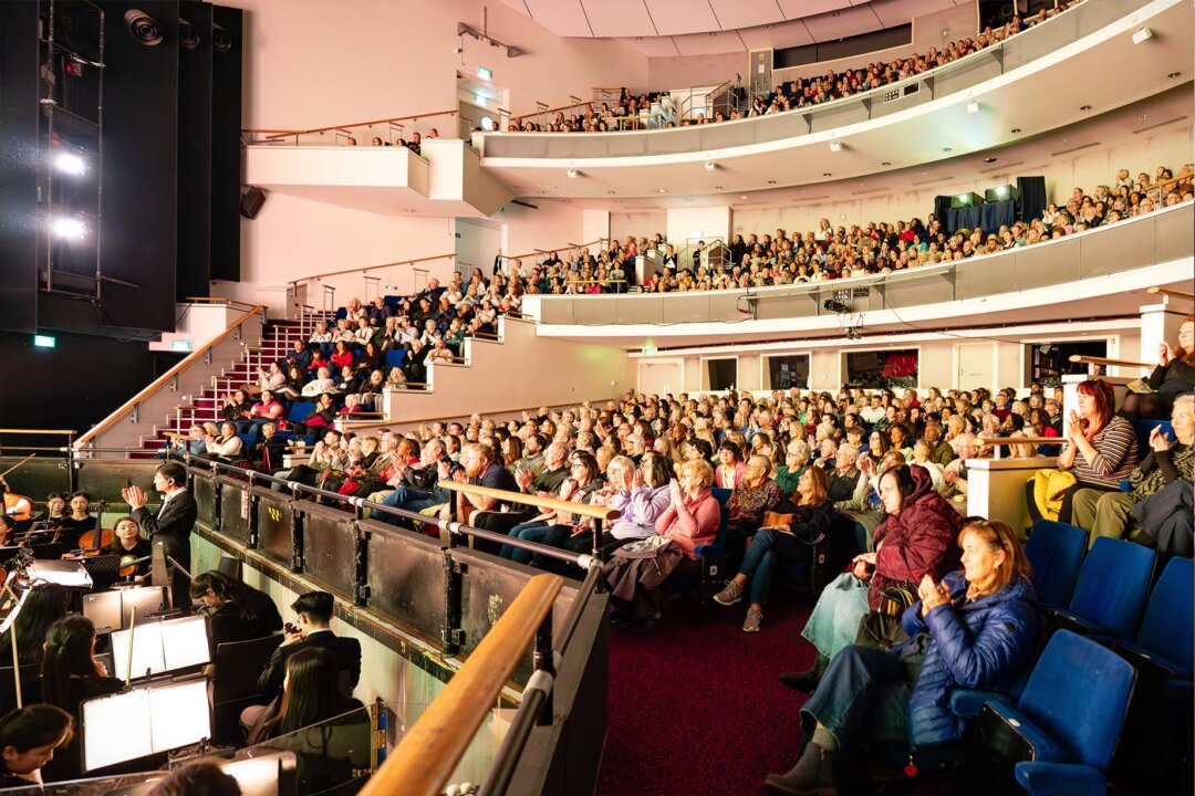 Shen Yun Performing Arts' audience, at curtain call, at the Wycombe Swan Theatre in High Wycombe, UK, on Feb. 28, 2026. (The Epoch Times)