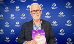 Financial Planner Says Shen Yun Is ‘Stunning, Absolutely Magnificent’
