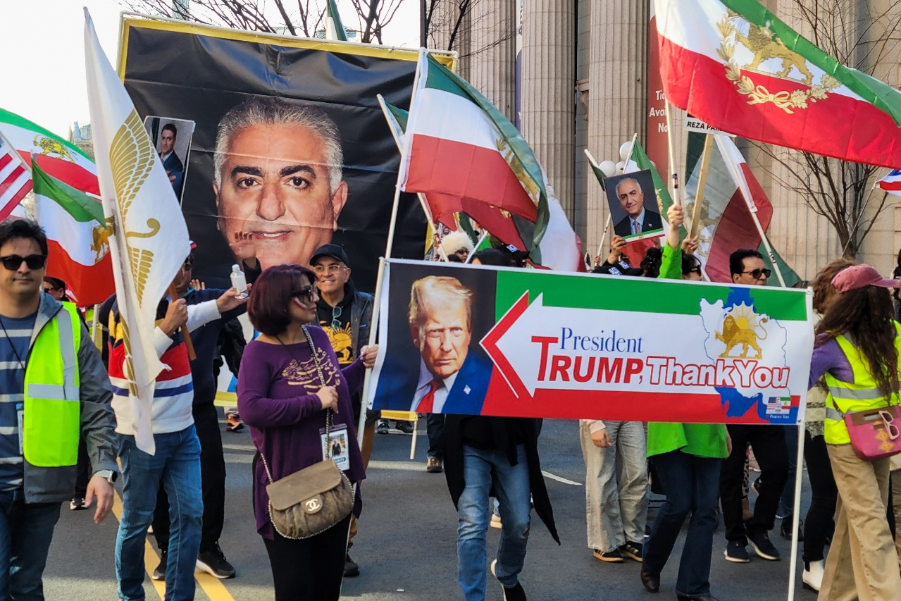 Иранцы в США рассматривают авиаудары как помощь в освобождении своей родины.