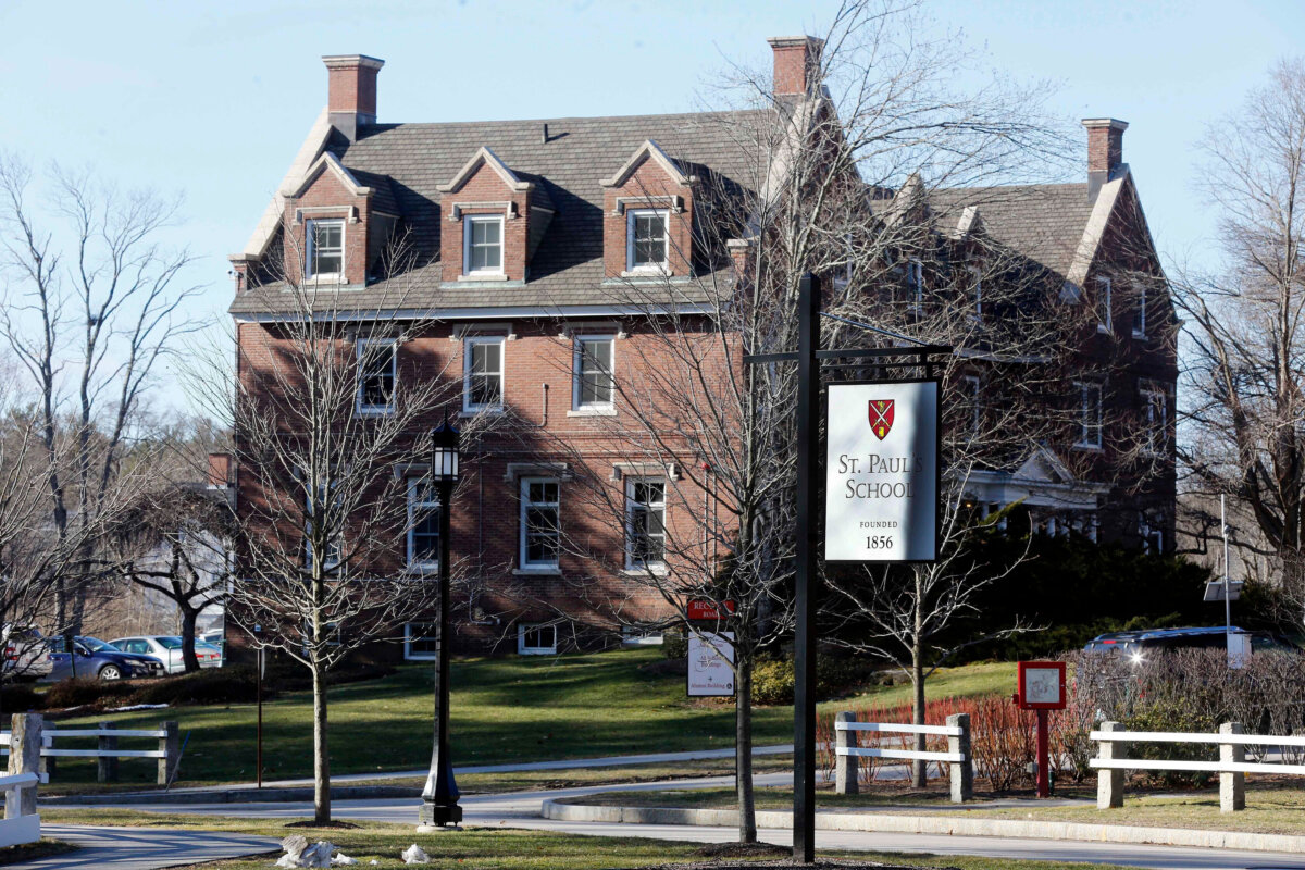 The entrance to St. Paul's School in Concord, N.H., on Feb. 26, 2016. (Jim Cole/AP Photo)