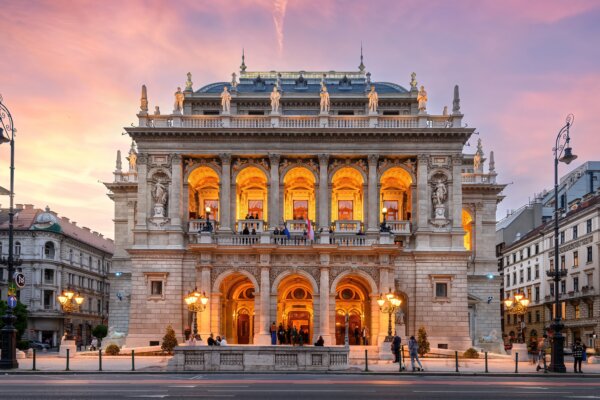 Hungarian State Opera House: Artistic Expression in Stone and Marble