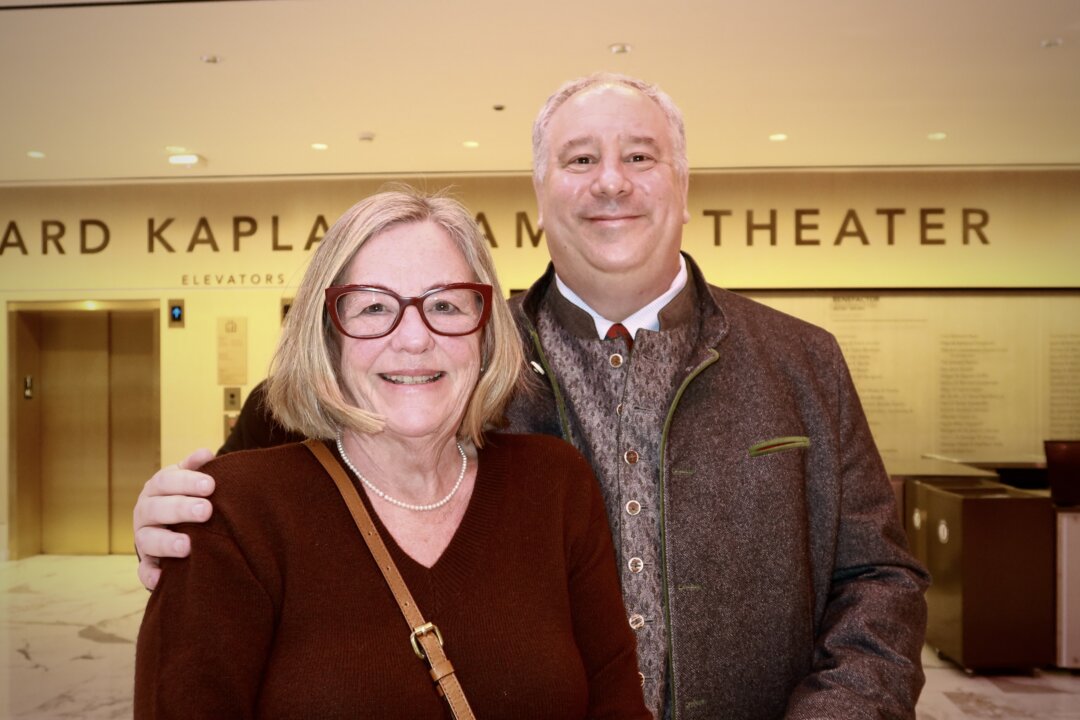 Gabrielle and Mark Swartzburg enjoyed Shen Yun's evening show at the Steven Tanger Center for the Performing Arts on March 3, 2026. (Nancy Bao/The Epoch Times)