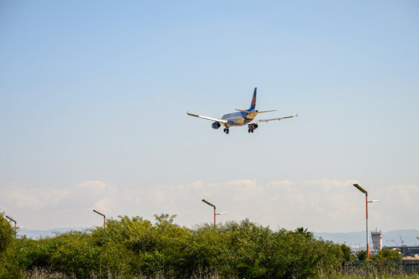 US Urges Citizens in Mideast to Register for Departure; Mideast Countries Vow to Respond After Attack by Iran