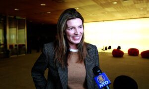Art and Fashion Entrepreneur Praises Shen Yun for Their Perfection