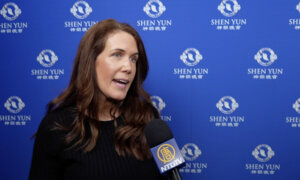 It’s ‘Amazing How Beautiful’ Shen Yun Is: Charlotte Audience Member