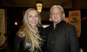 Las Vegas Theatergoers Hold Shen Yun in High Esteem