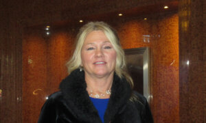 Business Owner Says Shen Yun Presents What Society Is Missing