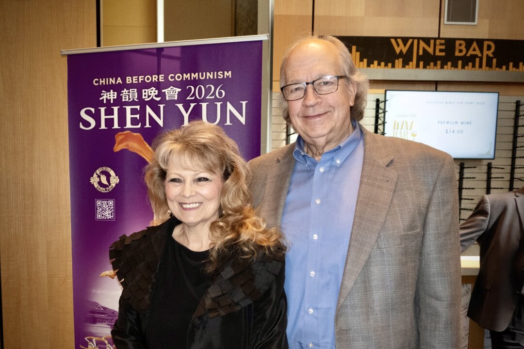 Tina Brown and a guest attend Shen Yun at Symphony Hall in Phoenix, Ariz., on March 3, 2026. (Jane Yang/The Epoch Times)